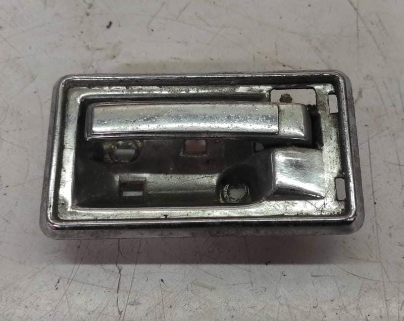 Maçaneta Interna Camaro 1970-1981 (Lado Motorista)